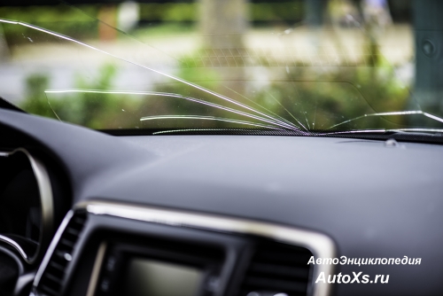 Как убрать трещины на лобовом стекле